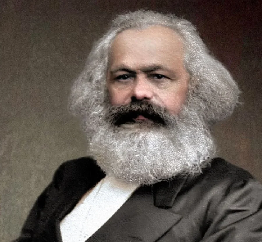 Todas las luchas de la lucha: una reseña de Marx juega 14